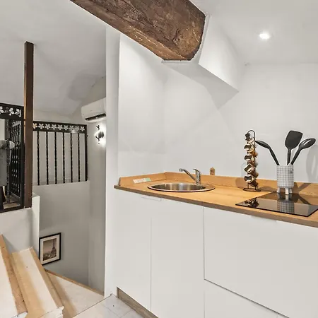 Center Apartment *